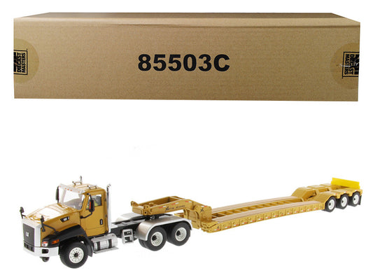 PRODUCT DESCRIPTION
Brand new 1/50 scale diecast model of Cat Caterpillar CT660 Day Cab with XL 120 Low-Profile HDG Lowboy Trailer and Operator "Core Classics" Series die castmodel by Diecast Masters.
Brand new box.
Real rubber tires.
Officially licensed